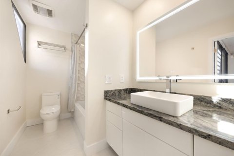 Снять в аренду таунхаус в Форт-Лодердейл, Флорида 3 комнаты, 209.96м2, № 2181507 - фото 12