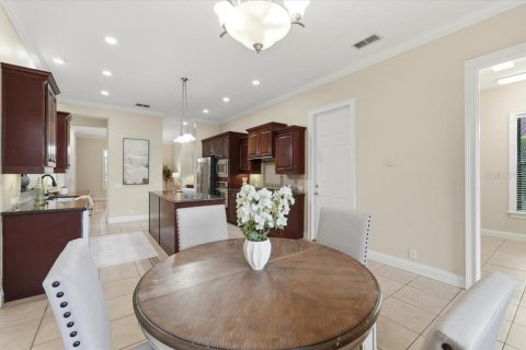 House in Lakeland, Florida 5 bedrooms, 313.55 sq.m. № 2231966 - photo 17
