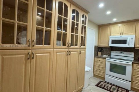 Copropriété à louer à Miami Beach, Floride: 1 chambre, 90.77 m2 № 1930219 - photo 3