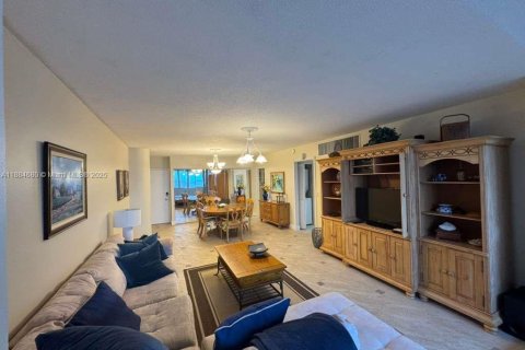 Copropriété à louer à Miami Beach, Floride: 1 chambre, 90.77 m2 № 1930219 - photo 17