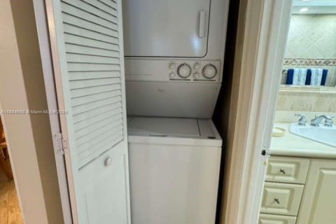 Copropriété à louer à Miami Beach, Floride: 1 chambre, 90.77 m2 № 1930219 - photo 24
