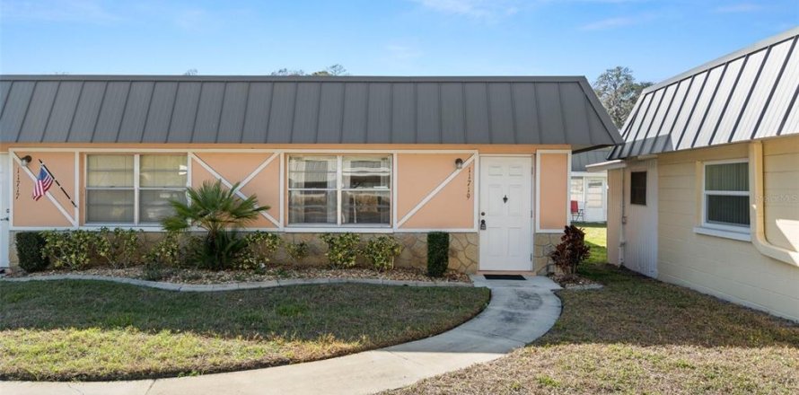 Condominio en New Port Richey, Florida, 1 dormitorio  № 1583988