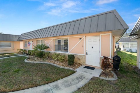 Condominio en venta en New Port Richey, Florida, 1 dormitorio, 72.37 m2 № 1583988 - foto 2