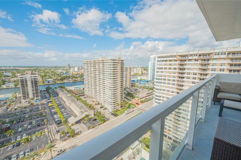 Condominio en venta en Hallandale Beach, Florida, 2 dormitorios, 121.89 m2 № 1920863 - foto 11