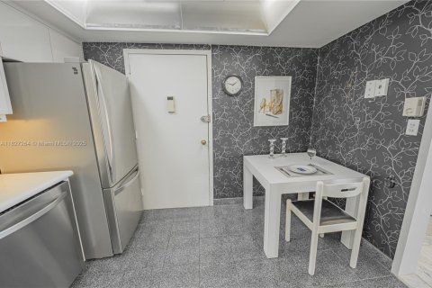 Condominio en venta en Hallandale Beach, Florida, 2 dormitorios, 121.89 m2 № 1920863 - foto 30