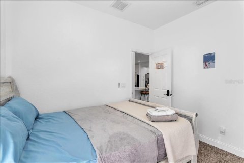 Casa en alquiler en Tampa, Florida, 5 dormitorios, 175.21 m2 № 2232282 - foto 8