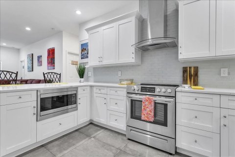 Casa en alquiler en Tampa, Florida, 5 dormitorios, 175.21 m2 № 2232282 - foto 29
