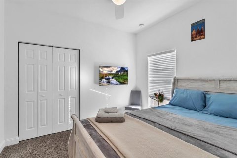 Casa en alquiler en Tampa, Florida, 5 dormitorios, 175.21 m2 № 2232282 - foto 5