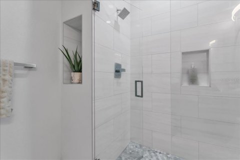 Casa en alquiler en Tampa, Florida, 5 dormitorios, 175.21 m2 № 2232282 - foto 20