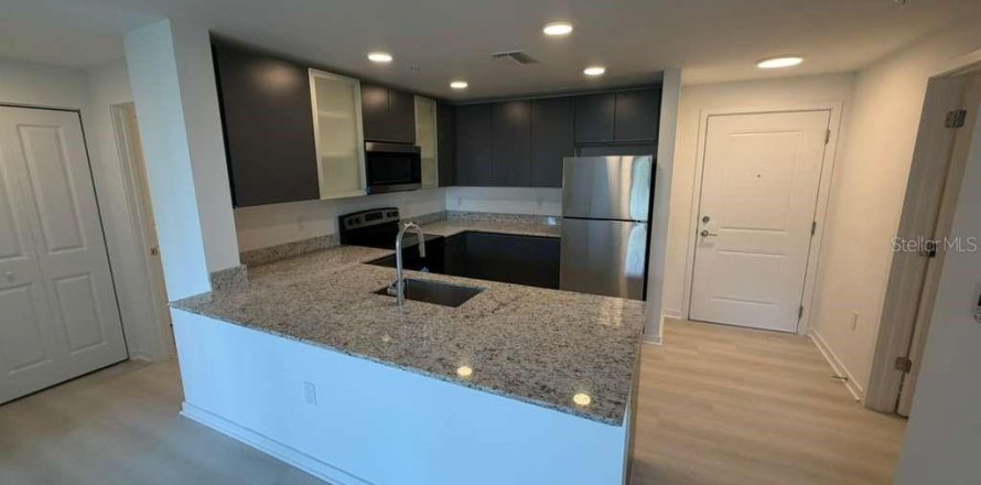 Condo in Orlando, Florida, 2 bedrooms  № 2206254