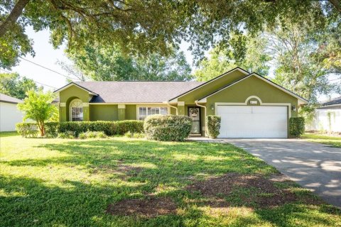 Casa en Deltona, Florida 3 dormitorios, 152.55 m2 № 2354493
