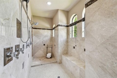 House in Tampa, Florida 6 bedrooms, 638.52 sq.m. № 1584200 - photo 14