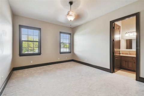 House in Tampa, Florida 6 bedrooms, 638.52 sq.m. № 1584200 - photo 23