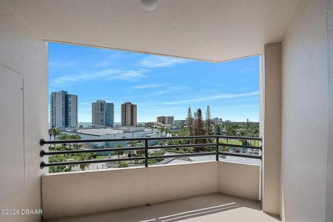 Condo in Daytona Beach, Florida, 2 bedrooms № 2196791 - photo 19