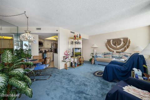 Condo in Daytona Beach, Florida, 2 bedrooms № 2196791 - photo 7
