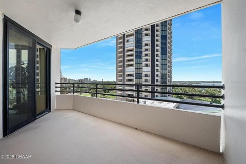 Condo in Daytona Beach, Florida, 2 bedrooms № 2196791 - photo 14
