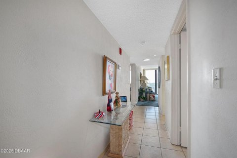 Condo in Daytona Beach, Florida, 2 bedrooms № 2196791 - photo 5