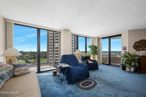 Condo in Daytona Beach, Florida, 2 bedrooms № 2196791 - photo 2