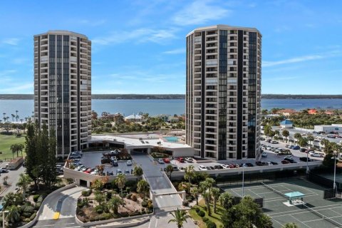 Condominio en Daytona Beach, Florida, 2 dormitorios № 2196791