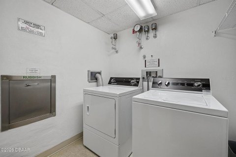 Condo in Daytona Beach, Florida, 2 bedrooms № 2196791 - photo 27