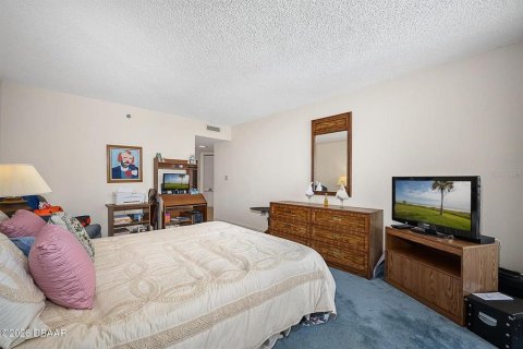 Condo in Daytona Beach, Florida, 2 bedrooms № 2196791 - photo 12