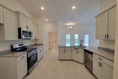 House in Ocala, Florida 4 bedrooms, 233 sq.m. № 2152365 - photo 8