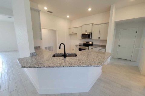 House in Ocala, Florida 4 bedrooms, 233 sq.m. № 2152365 - photo 7