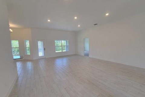 House in Ocala, Florida 4 bedrooms, 233 sq.m. № 2152365 - photo 12