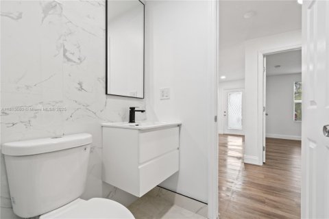 House in Miami, Florida 3 bedrooms № 1761790 - photo 19