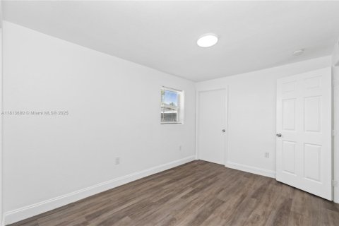 House in Miami, Florida 3 bedrooms № 1761790 - photo 28