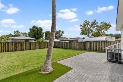 House in Miami, Florida 3 bedrooms № 1761790 - photo 29