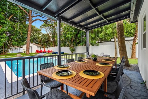 House in Pompano Beach, Florida 6 bedrooms, 201.78 sq.m. № 1861375 - photo 15