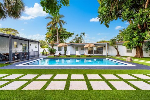 House in Pompano Beach, Florida 6 bedrooms, 201.78 sq.m. № 1861375 - photo 19