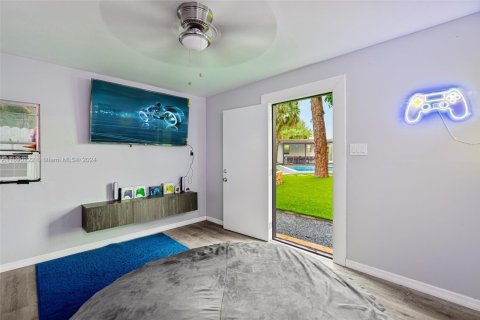 House in Pompano Beach, Florida 6 bedrooms, 201.78 sq.m. № 1861375 - photo 24