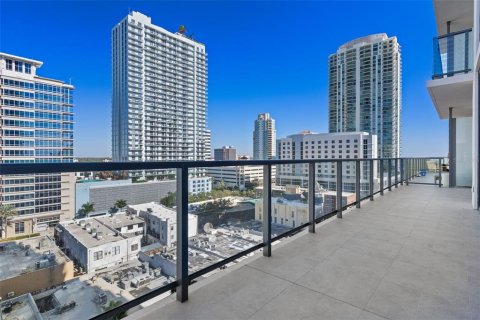 Copropriété à louer à Saint Petersburg, Floride: 3 chambres, 198.81 m2 № 2115293 - photo 2