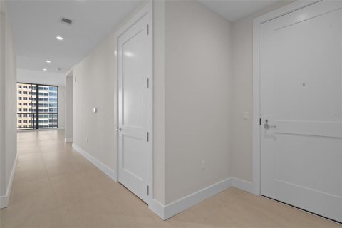 Copropriété à louer à Saint Petersburg, Floride: 3 chambres, 198.81 m2 № 2115293 - photo 8