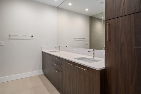 Copropriété à louer à Saint Petersburg, Floride: 3 chambres, 198.81 m2 № 2115293 - photo 22