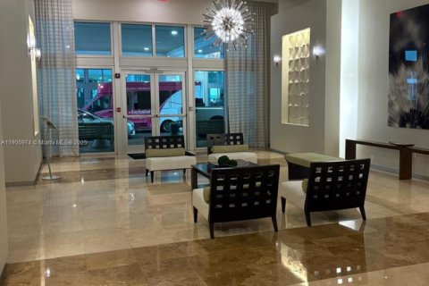 Condo in Miami, Florida, 2 bedrooms  № 1951765 - photo 21