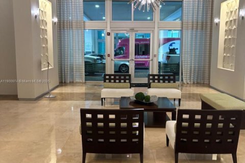Condo in Miami, Florida, 2 bedrooms  № 1951765 - photo 22