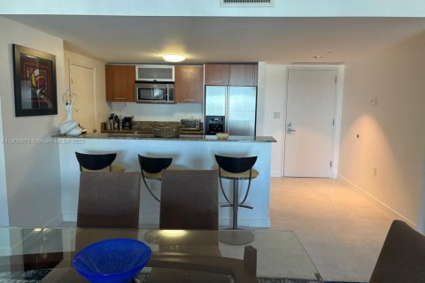 Condo in Miami, Florida, 2 bedrooms  № 1951765 - photo 6