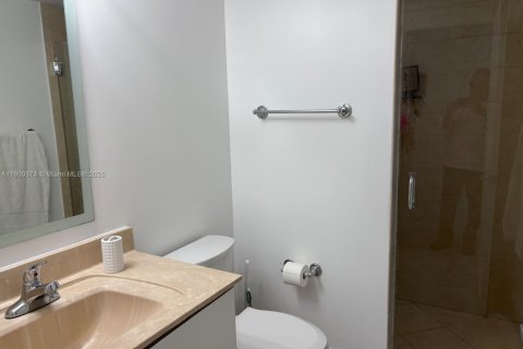 Condo in Miami, Florida, 2 bedrooms  № 1951765 - photo 18