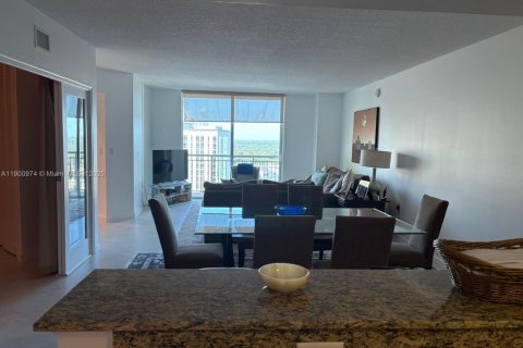 Condo in Miami, Florida, 2 bedrooms  № 1951765 - photo 5