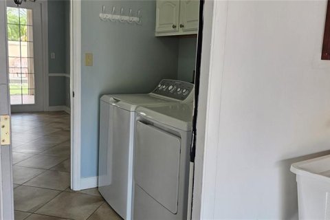 Villa ou maison à louer à Orlando, Floride: 4 chambres, 221.2 m2 № 2149962 - photo 16