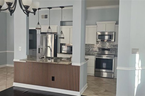 Villa ou maison à louer à Orlando, Floride: 4 chambres, 221.2 m2 № 2149962 - photo 12
