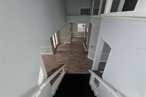 Villa ou maison à louer à Orlando, Floride: 4 chambres, 221.2 m2 № 2149962 - photo 10