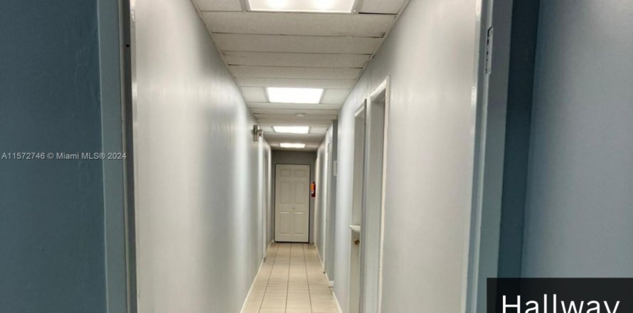 Propiedad comercial en Miami, Florida № 1132864