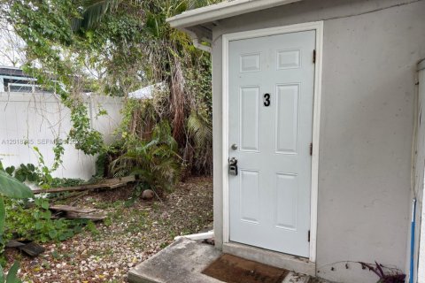 Villa ou maison à louer à Miami, Floride: 37.16 m2 № 2246431 - photo 6