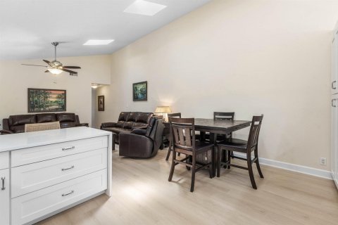 Touwnhouse à vendre à Palm Beach Gardens, Floride: 3 chambres, 125.98 m2 № 2260398 - photo 6
