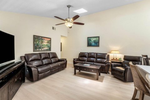Touwnhouse à vendre à Palm Beach Gardens, Floride: 3 chambres, 125.98 m2 № 2260398 - photo 10