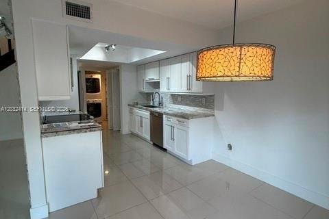 Touwnhouse à louer à Miami, Floride: 2 chambres, 130.06 m2 № 2336900 - photo 4